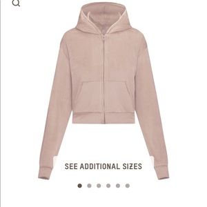 NWT SKIMS Velour Hoodie. Size M.